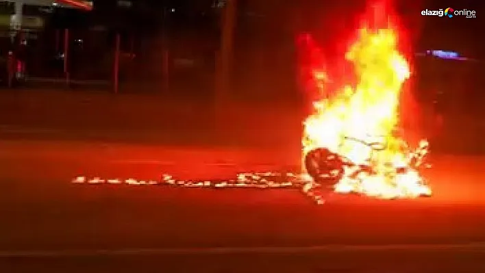 Diyarbakır'da aracın çarptığı motosiklet savrulup alev aldı: 1 yaralı
