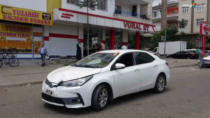 Diyarbakır'da bir otomobil kasap markete daldı
