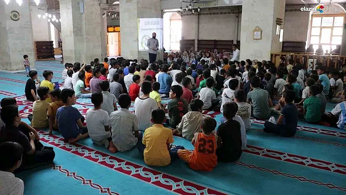 Diyarbakır'da camilerde çocuklar eğlenerek öğreniyor