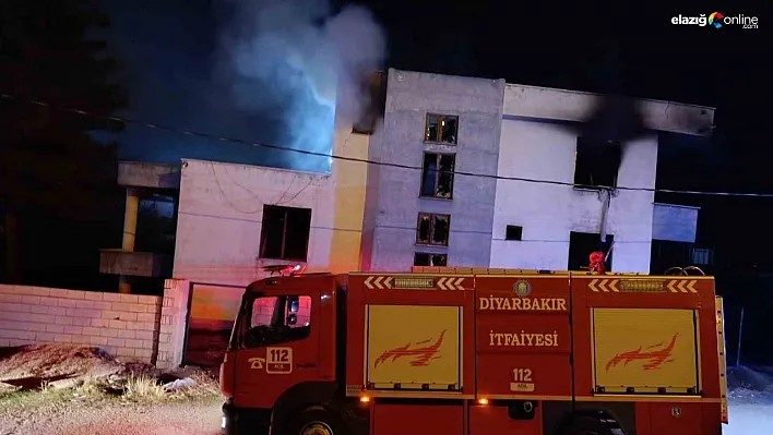 Diyarbakır'da çıkan yangında boş ev kullanılamaz hale geldi