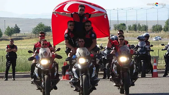 Motosikletli Yunus Timlerinden muhteşem gösteri