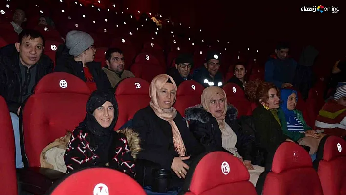 Diyarbakır'da engelli vatandaşlara sinema keyfi