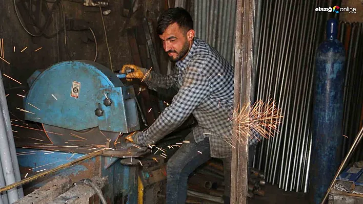 Diyarbakır'da hurdacı esnafı 1 Mayıs'ta da çalıştı