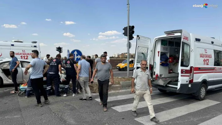 Diyarbakır'da iki otomobil çarpıştı: 1'i kadın 4 yaralı