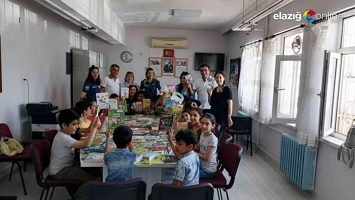 Diyarbakır'da kadın polislerden minik öğrencilere destek