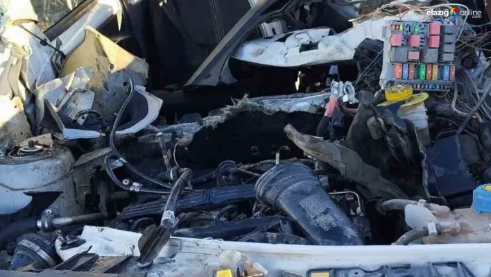 Diyarbakır'da lastiği patlayan araç takla attı: 2 yaralı