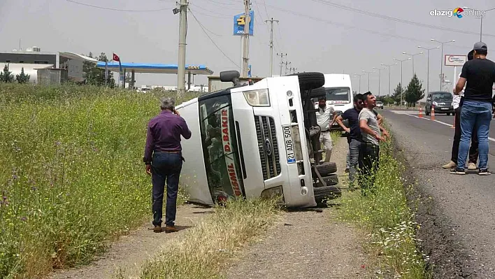 Diyarbakır'da minibüs şarampole yuvarlandı: 7 yaralı