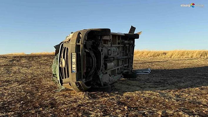 Diyarbakır'da öğrenci servisi ile otomobil çarpıştı: 9 yaralı