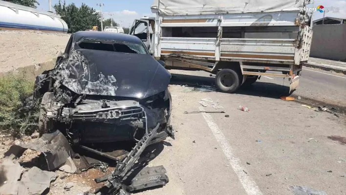 Diyarbakır'da otomobil ile kamyonet çarpıştı: 5 yaralı