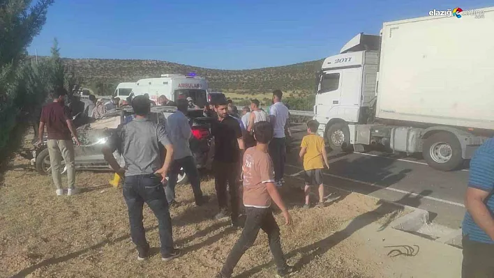 Diyarbakır'da otomobil takla attı: 1'i bebek 3 yaralı