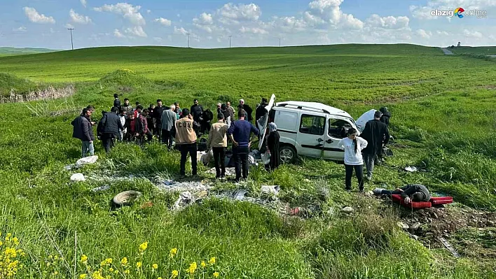 Diyarbakır'da otomobil tarlaya uçtu: 3'ü ağır 4 yaralı