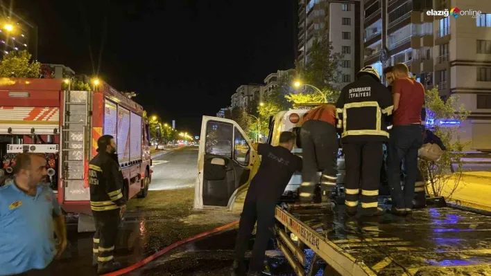 Diyarbakır'da park halindeki çekicide çıkan yangın büyümeden söndürüldü