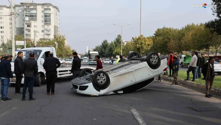 Seyir halindeki otomobilin tekerine çarptı