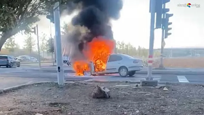 Diyarbakır'da seyir halindeki otomobil alev topuna döndü