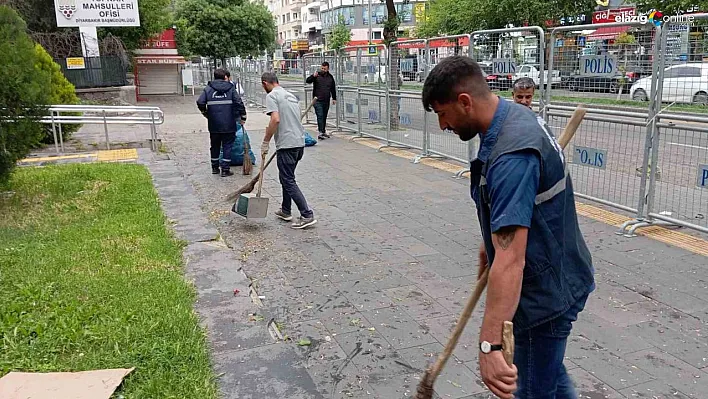 Diyarbakır'da şiddetli rüzgar çatıları uçurdu