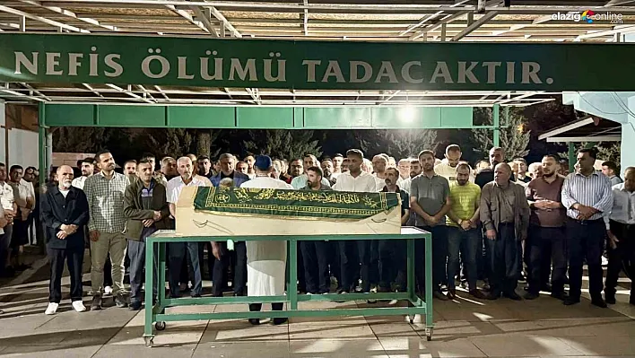 Diyarbakır'da yangında hayatını kaybeden anne ve üç çocuğu defnedildi
