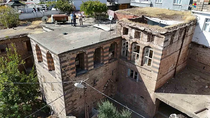 Diyarbakır'da 15. yüzyıldan kalma Beyler Konağı asırlardır varlığını koruyor