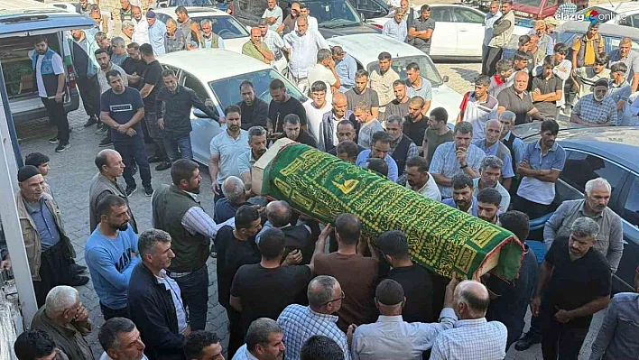 Diyarbakır'daki kuyu faciasında hayatını kaybeden 4 kişi defnedildi
