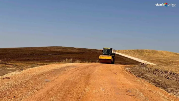 Diyarbakır'ın kırsal mahallelerinde yol çalışmaları sürüyor