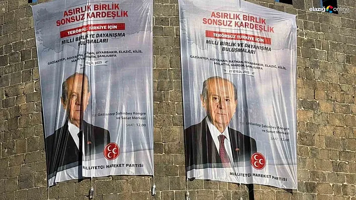 Diyarbakır surlarına Bahçeli'nin posterleri asıldı