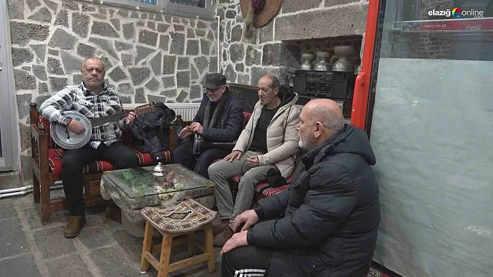 Diyarbakır tarihini türkülerle canlandırıyorlar