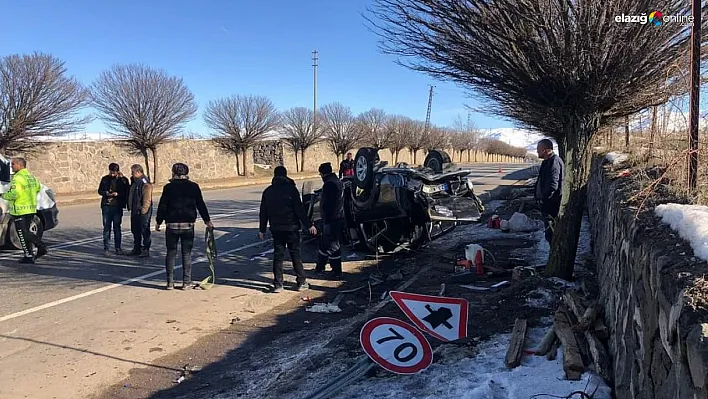 Elazığ ağaca çarpan hafif ticari araç ters döndü: 2 yaralı