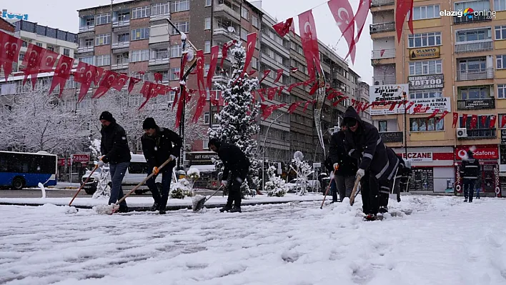 Elazığ Belediyesi Karla Mücadelede Tam Kadro Sahada!