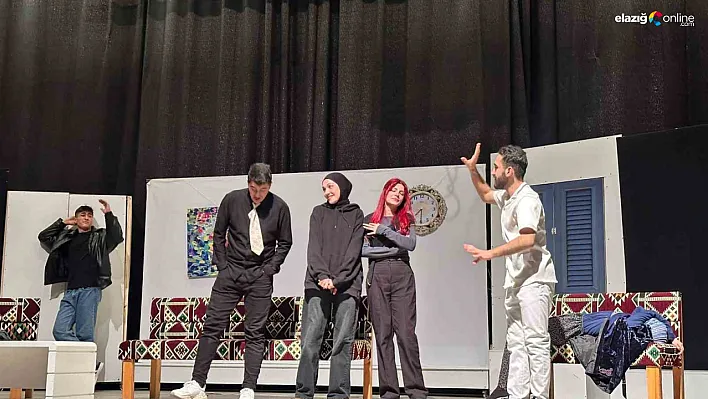 '2+25' Gösterisine Büyük İlgi: Elazığ'da Sanat Dolu Gece!