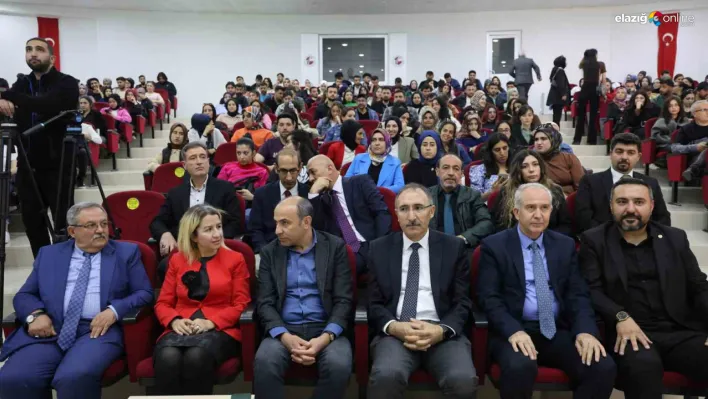 Elazığ'da 'Bilişim Çağında Dezenformasyon' konferansı