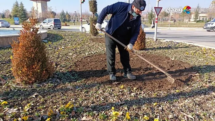 107 bin çiçek toprakla buluştu