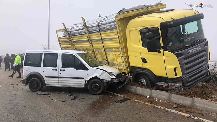 Elazığ'da Yoğun Sis ve Buzlanma Trafikte Felakete Yol Açtı: 13 Araç Çarpıştı!