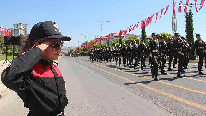 30 Ağustos Zafer Bayramı Elazığ'da coşkuyla kutlandı