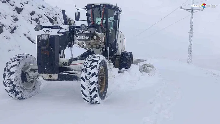 Elazığ Sivrice'de 5 Köy Yolu Kar Nedeniyle Kapandı!