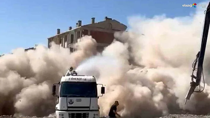 Bir Darbe ile Çöktü! Elazığ'daki Yıkım Görüntüleri Korkuttu!