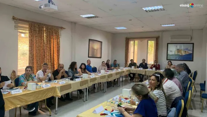 Elazığ'da Aile Hekimlerine Ruh Sağlığı Eğitimi Başladı: Psikososyal Destek Ön Planda