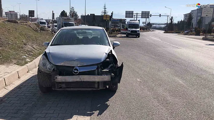 Elazığ-Bingöl Yolunda Ambulans Kazası! Sağlık Çalışanı ve Sürücü Yaralandı!