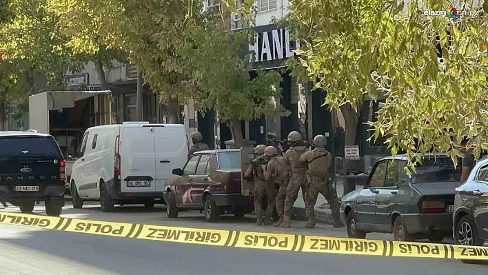 Elazığ'da Silahlı Dehşet: İntihar Girişimiyle Başladı, Çatışmaya Döndü! Polis Yaralandı!