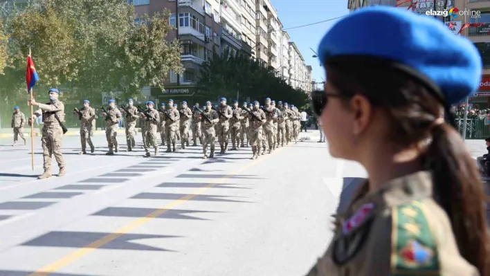 Elazığ'da 29 Ekim Coşkusu: Muharip Uçaklar Gökyüzünde Şov Yaptı!