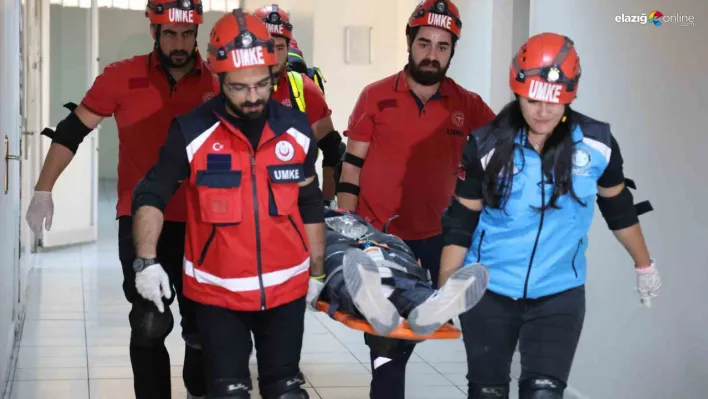 Elazığ'da gerçeği aratmayan tam kadro deprem ve yangın tatbikatı!