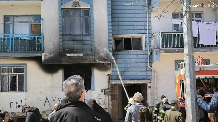 Elazığ'da 5 Katlı Binada Yangın Paniği! Elazığ İtfaiyesinden Hızlı Müdahale