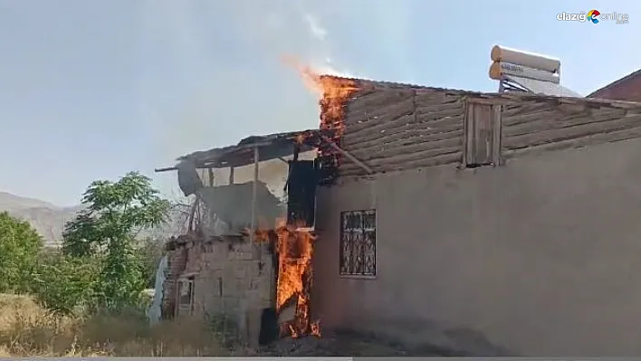 Yurtbaşı'nda metruk binada yangın!