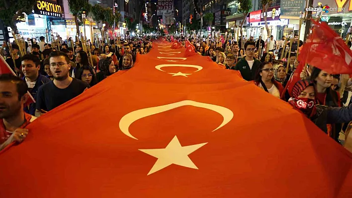 Elazığ'da 19 Mayıs Coşkusu Fener Alayıyla Zirveye Çıktı!