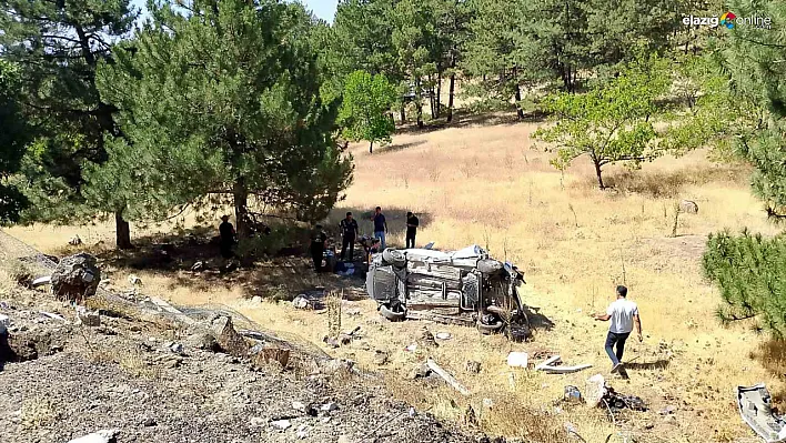 Kovancılar'da Korkutan Kaza! Hafif Ticari Araç Şarampole Yuvarlandı: 3 Yaralı
