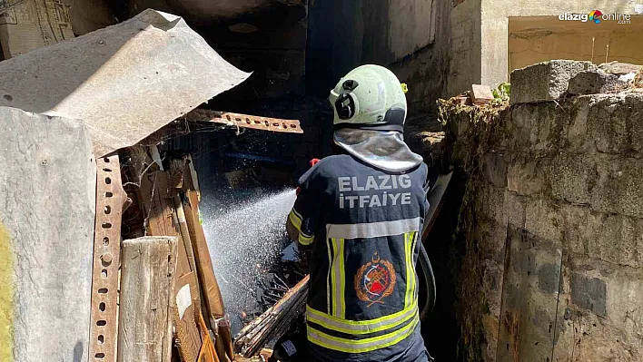 Elazığ'da 5 Katlı Binada Korkutan Yangın!