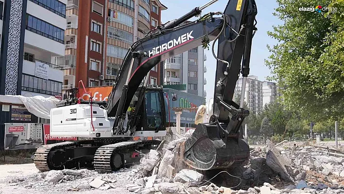 Karayolları ve Elazığ Belediyesi'nden Hazardağlı Kavşağı'na Neşter!