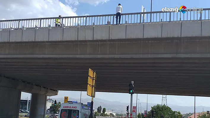 Elazığ'da intihar girişimi, polis ikna etti