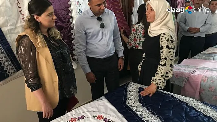 Kadınların el emeği göz nuru ürünleri görücüye çıktı