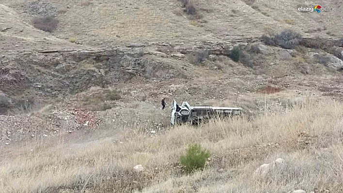 Keban-Ağın Yolunda Kamyon Şarampole Devrildi: Sürücü Yaralandı!