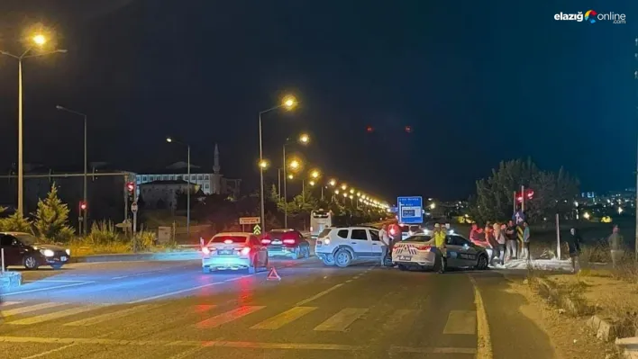 Elazığ Güney Çevre Yolu'nda kaza! İki otomobil kavşakta çarpıştı