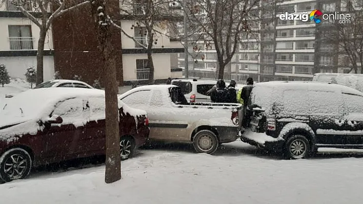 Elazığ'da öğrenci servisi yan yattı